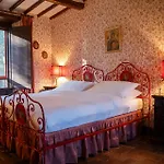 Scappo In Umbria, Maria