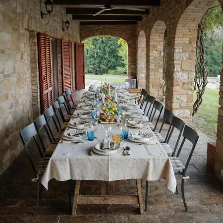 Scappo In Umbria, Maria Villa Panicale